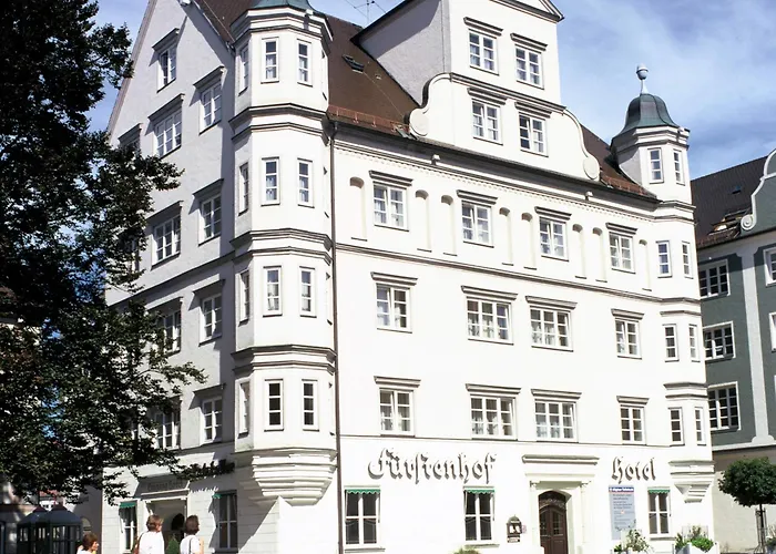 Der Fuerstenhof